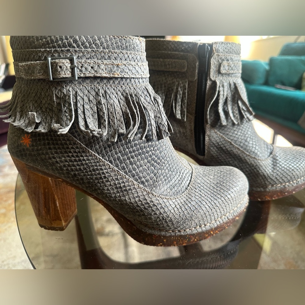 Art Company Free People Fringed Gray Textured Leather Ankle Boots 8.5 39
